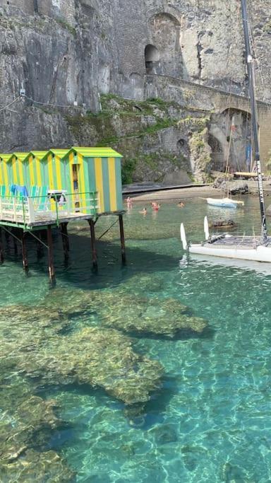 Sostaoplontina Casa Vacanza Торре-Аннунциата Экстерьер фото